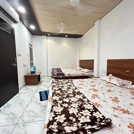 Hotel Shree Sidhi Vinayak 乌贾因 外观 照片
